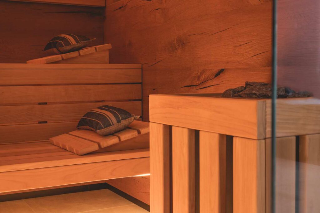 Sauna zuhause Luxus Farblichtanlage